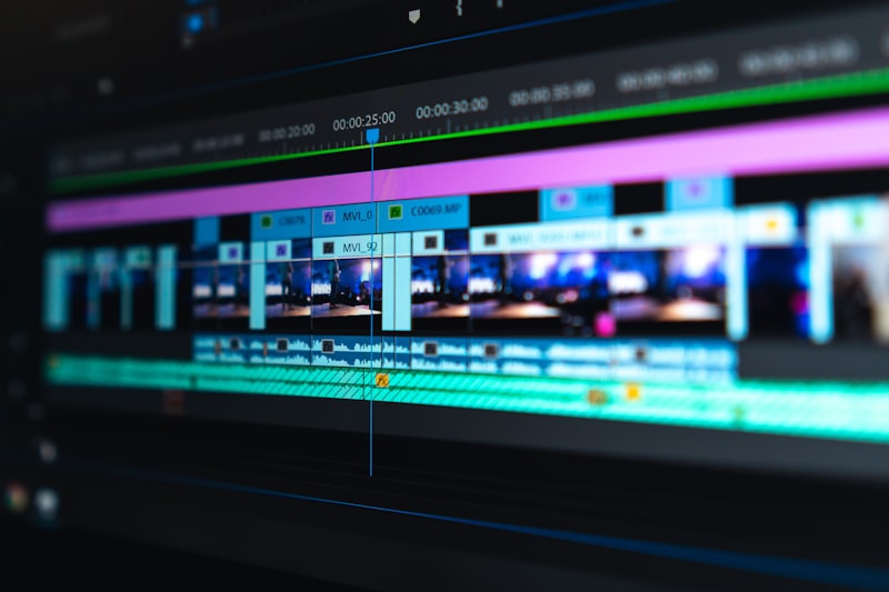 Unser kreatives Team beim Videoschnitt